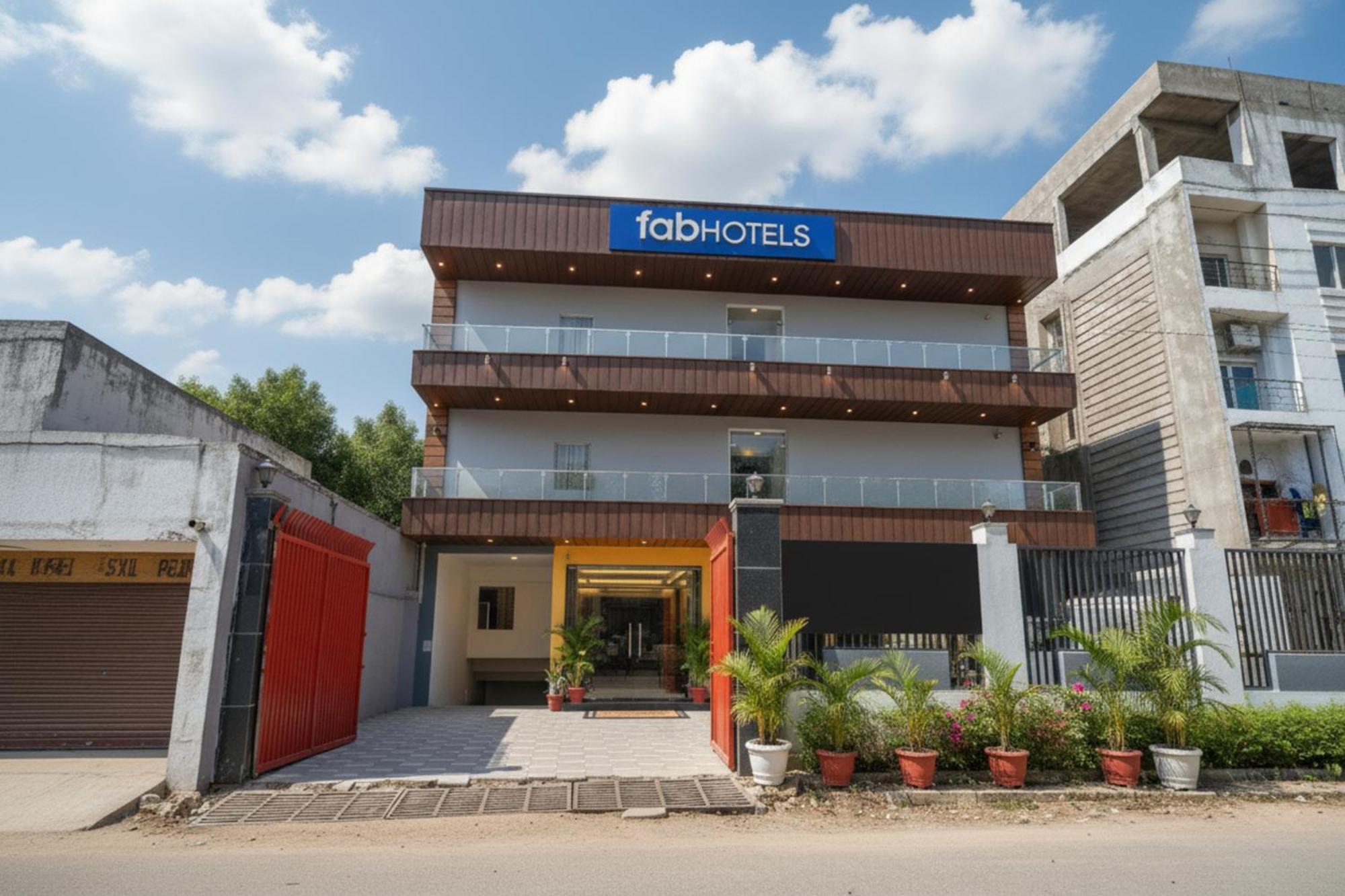 Fabhotel Premium Kashi - Sarnath Museum, Varanasi